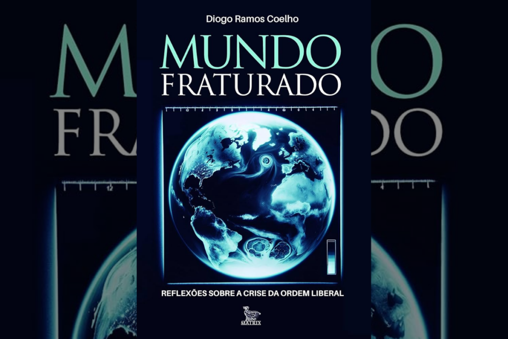 Capa de livro com uma imagem da Terra e com o título Mundo Fraturado