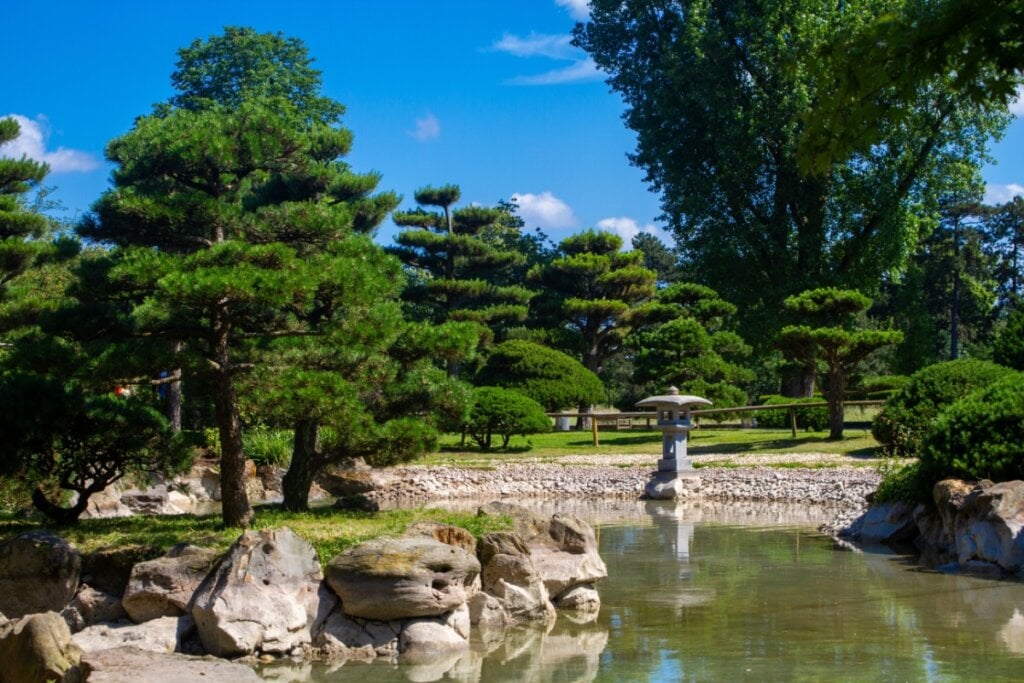 Uma das principais atrações do Nordpark é o Jardim Japonês do Reno (Imagem: mgilievoi | Shutterstock)