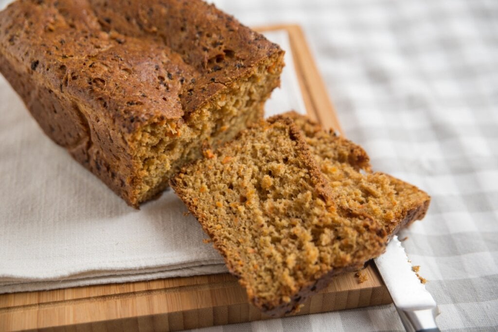 Pão de cenoura integral (Imagem: A_Lein | Shutterstock)