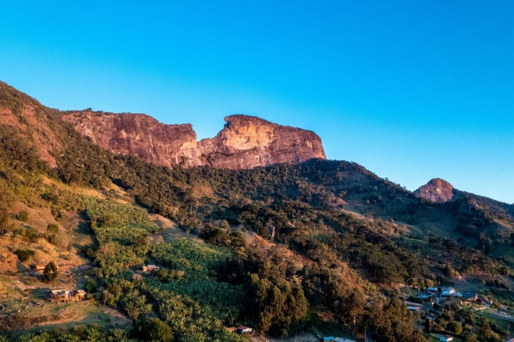 É possível acessar o complexo da Pedra do Baú de três maneiras (Imagem: ADVTP | Shutterstock)