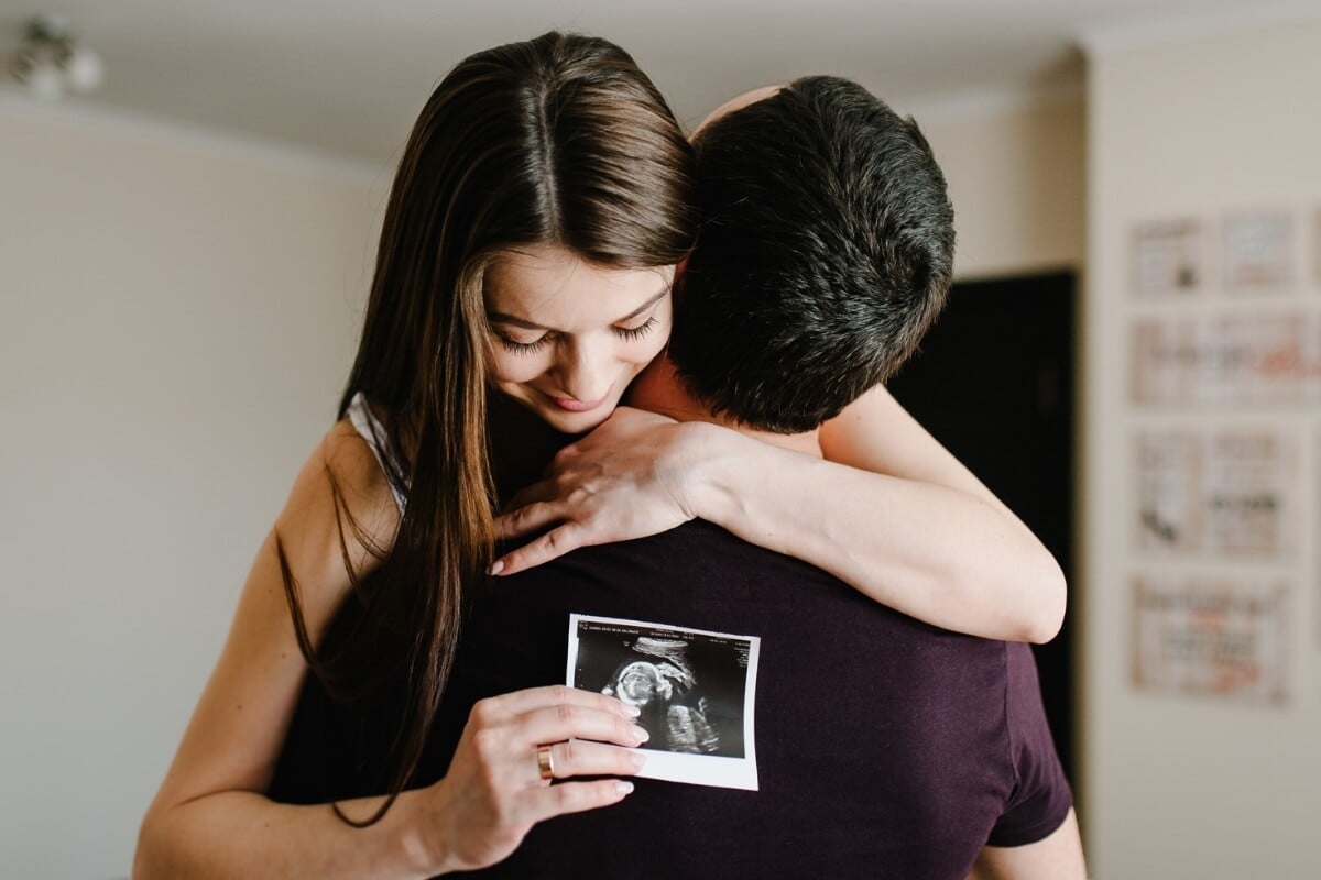 Adotar alguns hábitos saudáveis e seguir algumas orientações pode aumentar as chances de fertilidade (Imagem: Sergii Sobolevskyi | Shutterstock) 