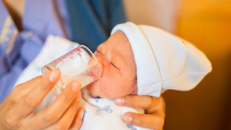 Veja a importância do aleitamento materno para bebês prematuros