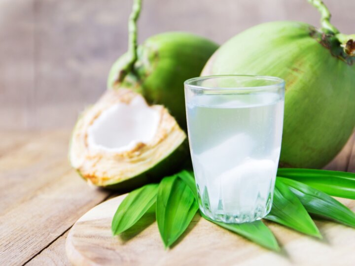 Conheça os benefícios da água de coco para a saúde