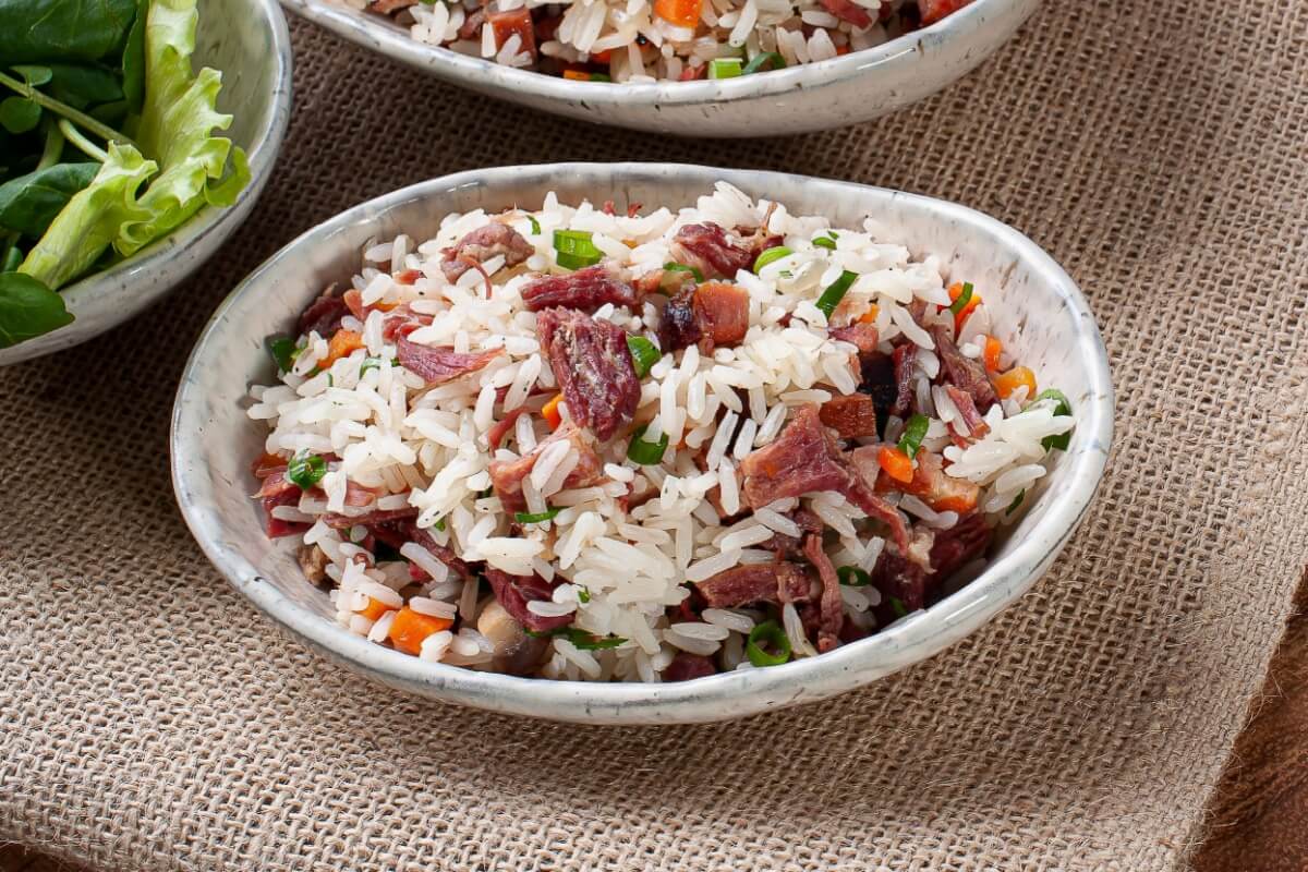 Arroz carreteiro (Imagem: flanovais | Shutterstock)