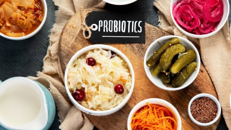 7 alimentos com probióticos para incluir na dieta