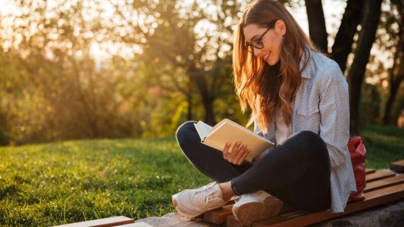 7 livros young adult para incluir na sua lista em 2025