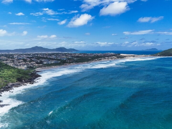 3 praias em Florianópolis para relaxar e apreciar a natureza