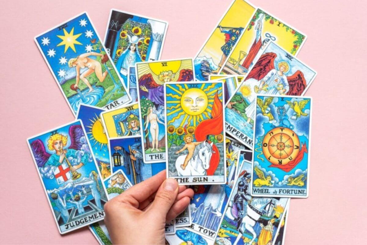 Veja o arcano do tarot de 2025